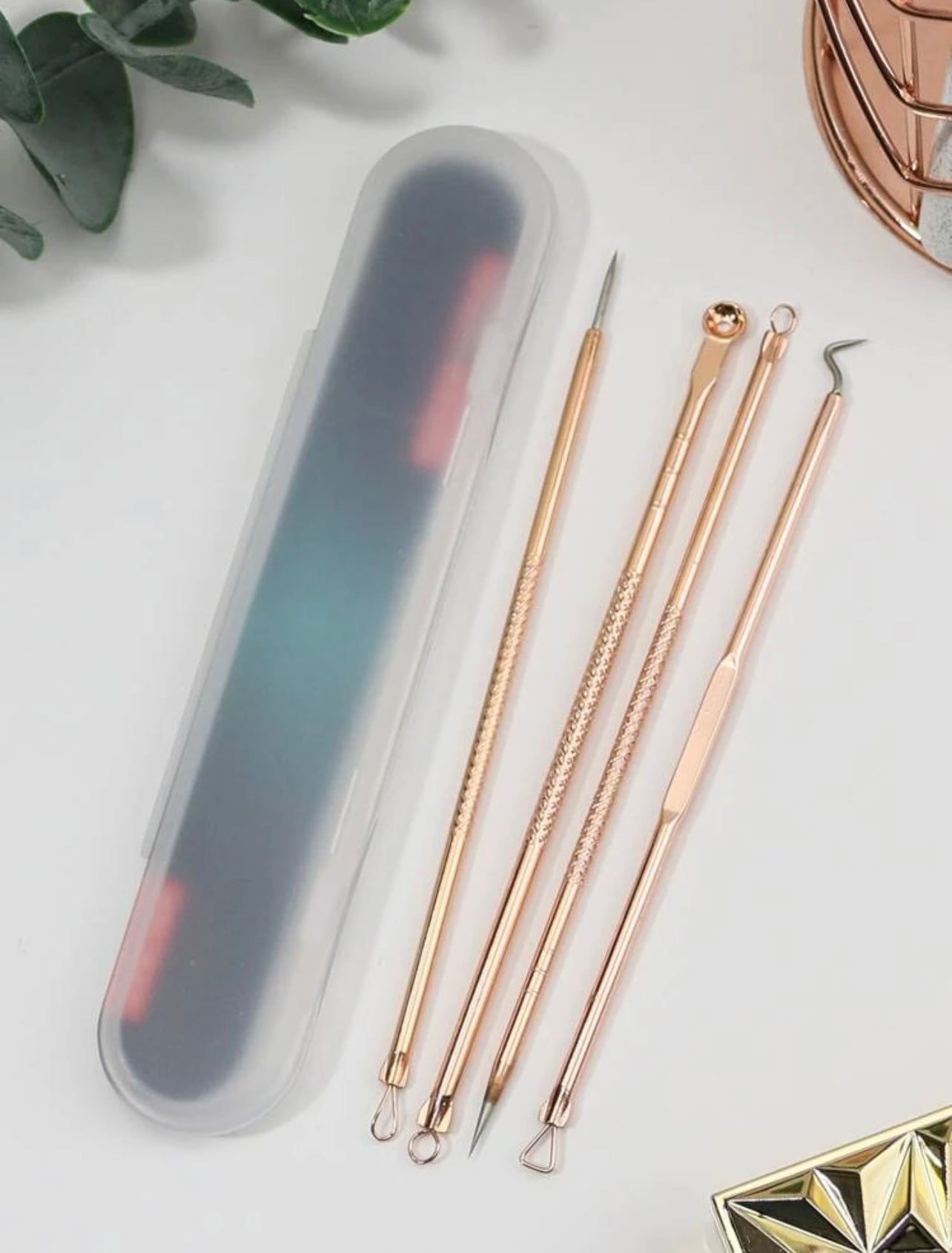 4 Pieces Needles for acne and blackheads.